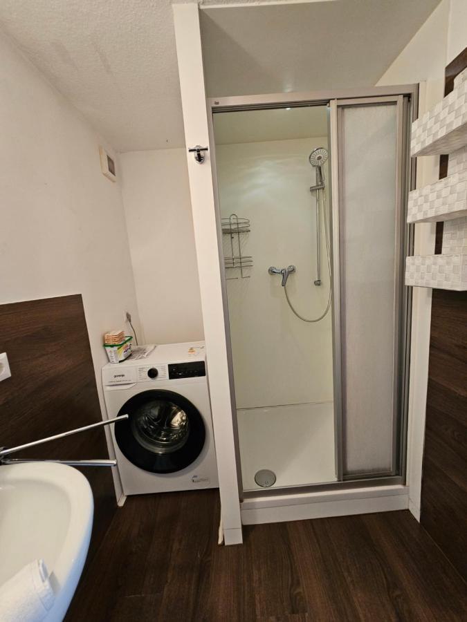 B76, Lauterach, Vorarlberg Apartments Esterno foto